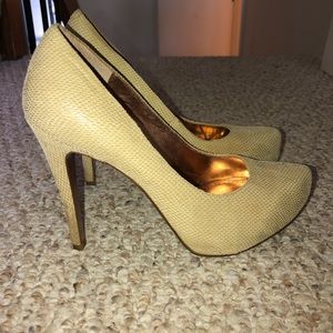 BCBGeneration Women’s Parade Platform Pump